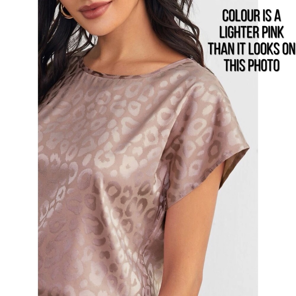 Dolman Sleeve Leopard Jacquard Top - Picture 4 of 9
